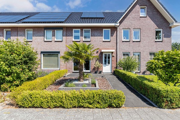Onder bod: Einsteinhage 33, 8302 WN Emmeloord
